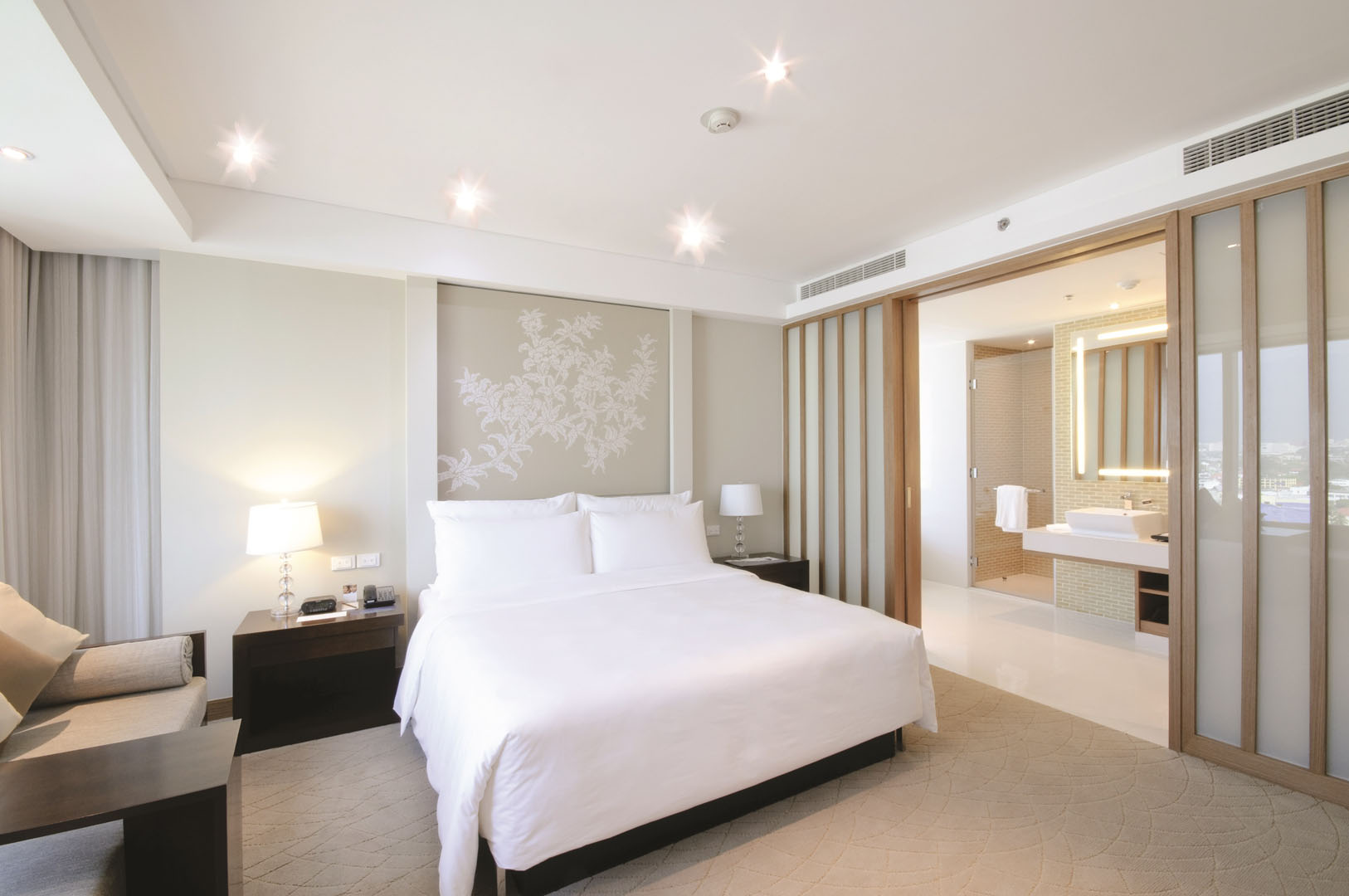 Verwarmen en koelen met een Samsung warmtepomp airco in hotels